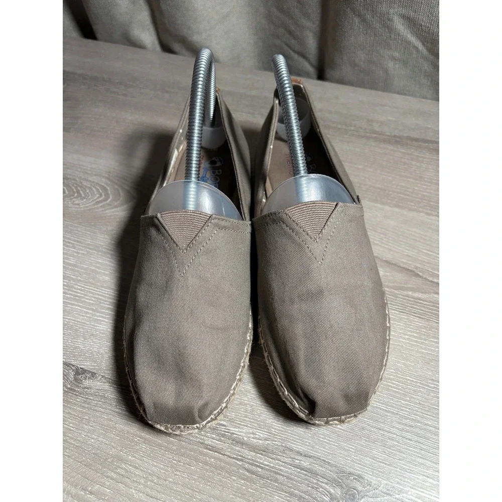 Skechers BOBS Womens 7.5 Taupe Canvas Espadrille Slip On Flats Memory Foam Beach